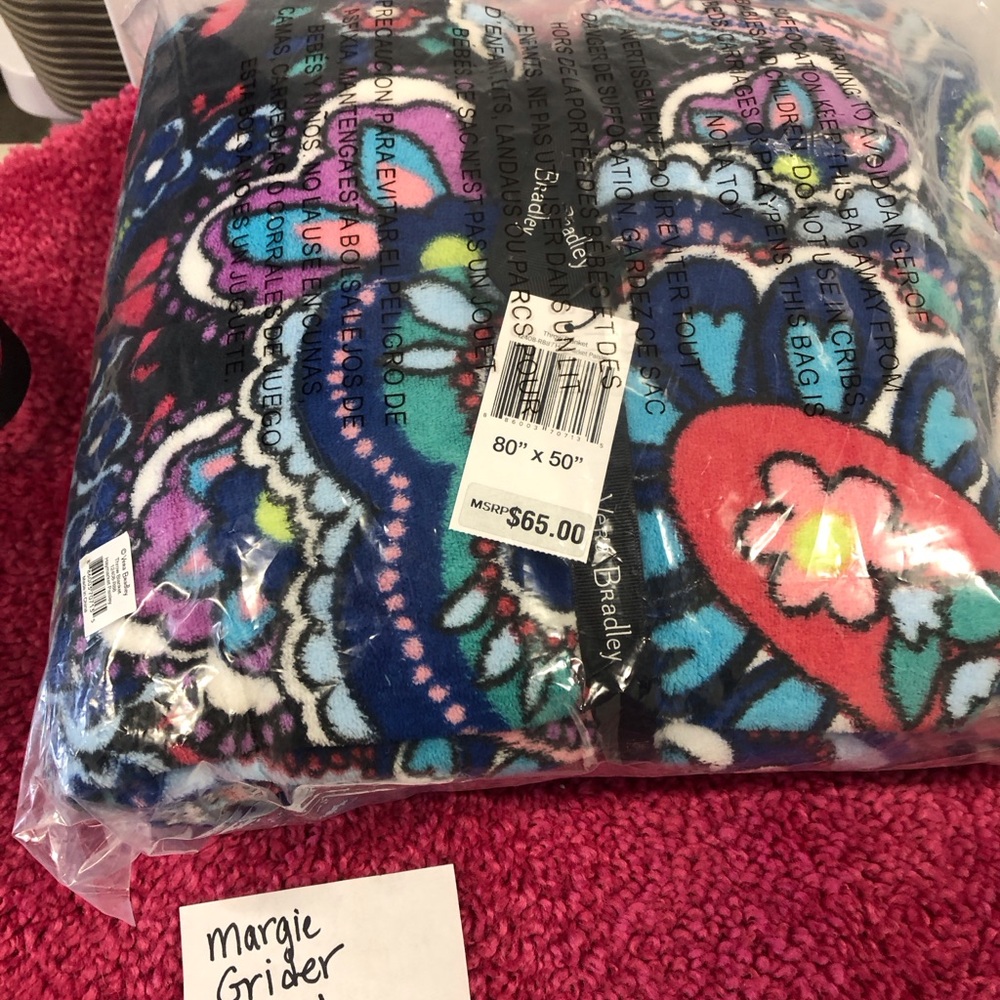 Vera Bradley Haymarket Paisley Plush Throw Blanket 50”x80” new in packaging